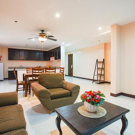 Oyo 236 Hotel Edmundo Pototan المظهر الخارجي الصورة