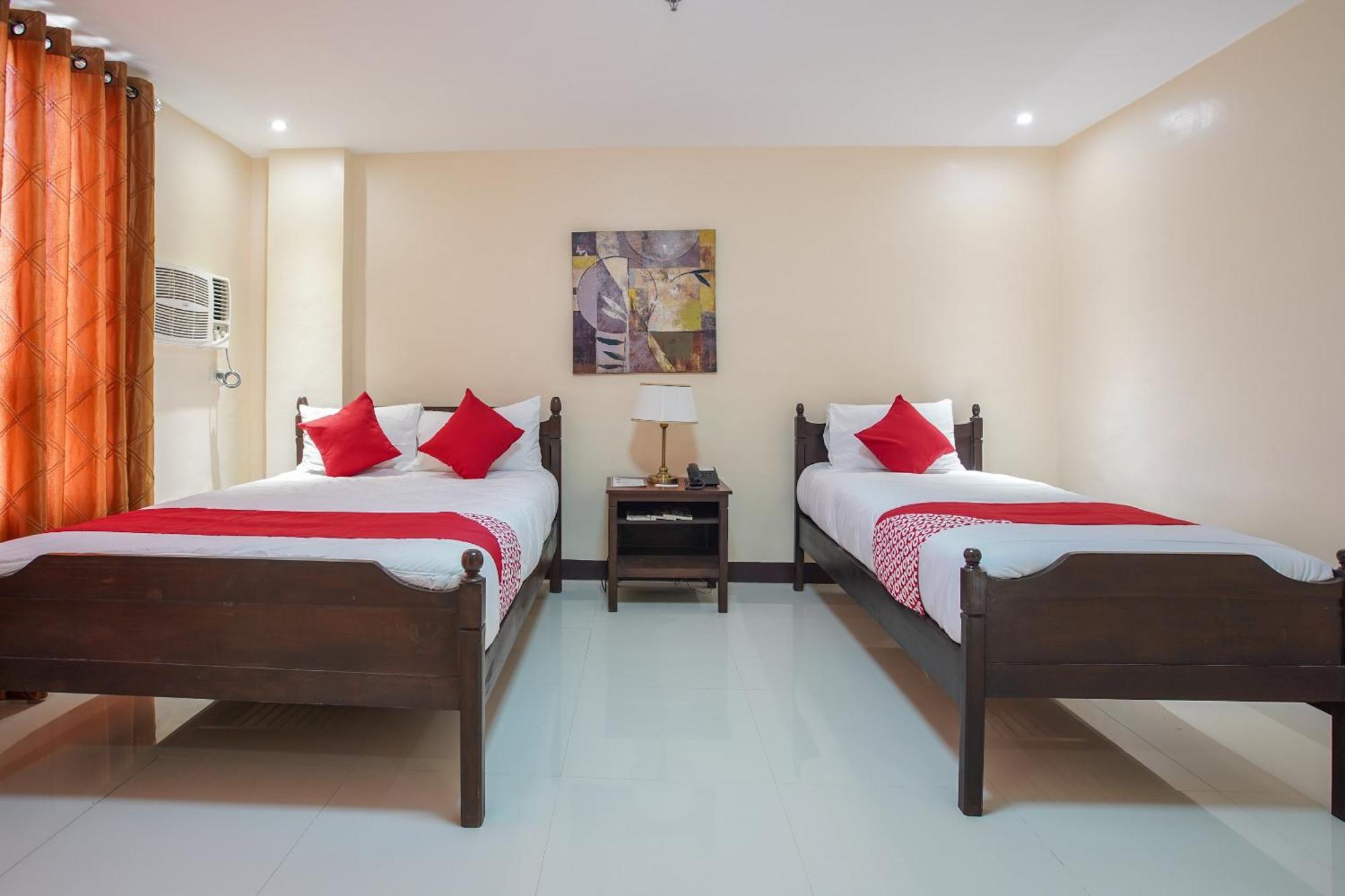 Oyo 236 Hotel Edmundo Pototan المظهر الخارجي الصورة