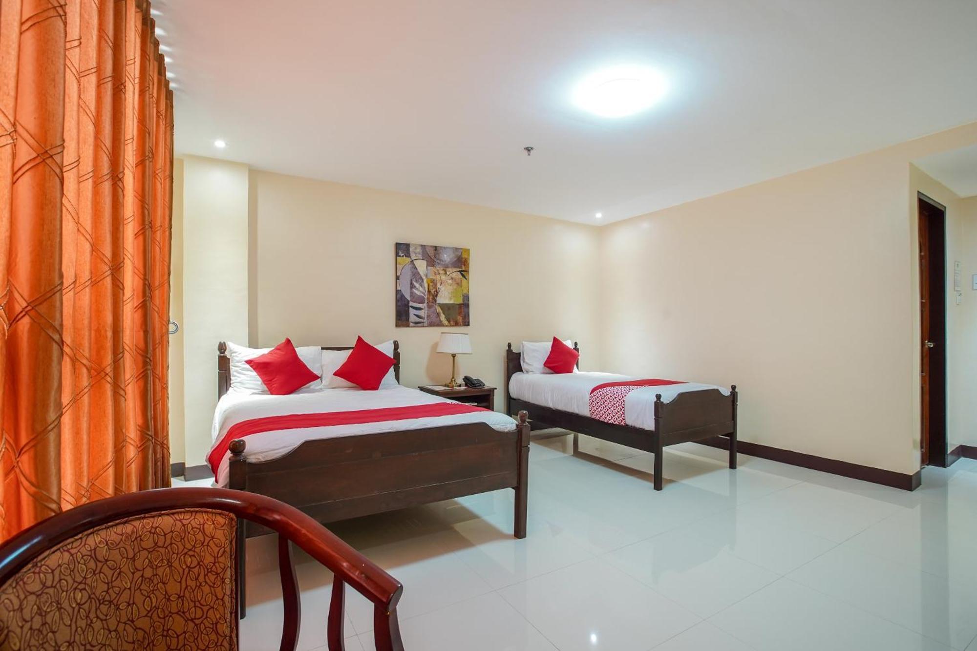 Oyo 236 Hotel Edmundo Pototan المظهر الخارجي الصورة