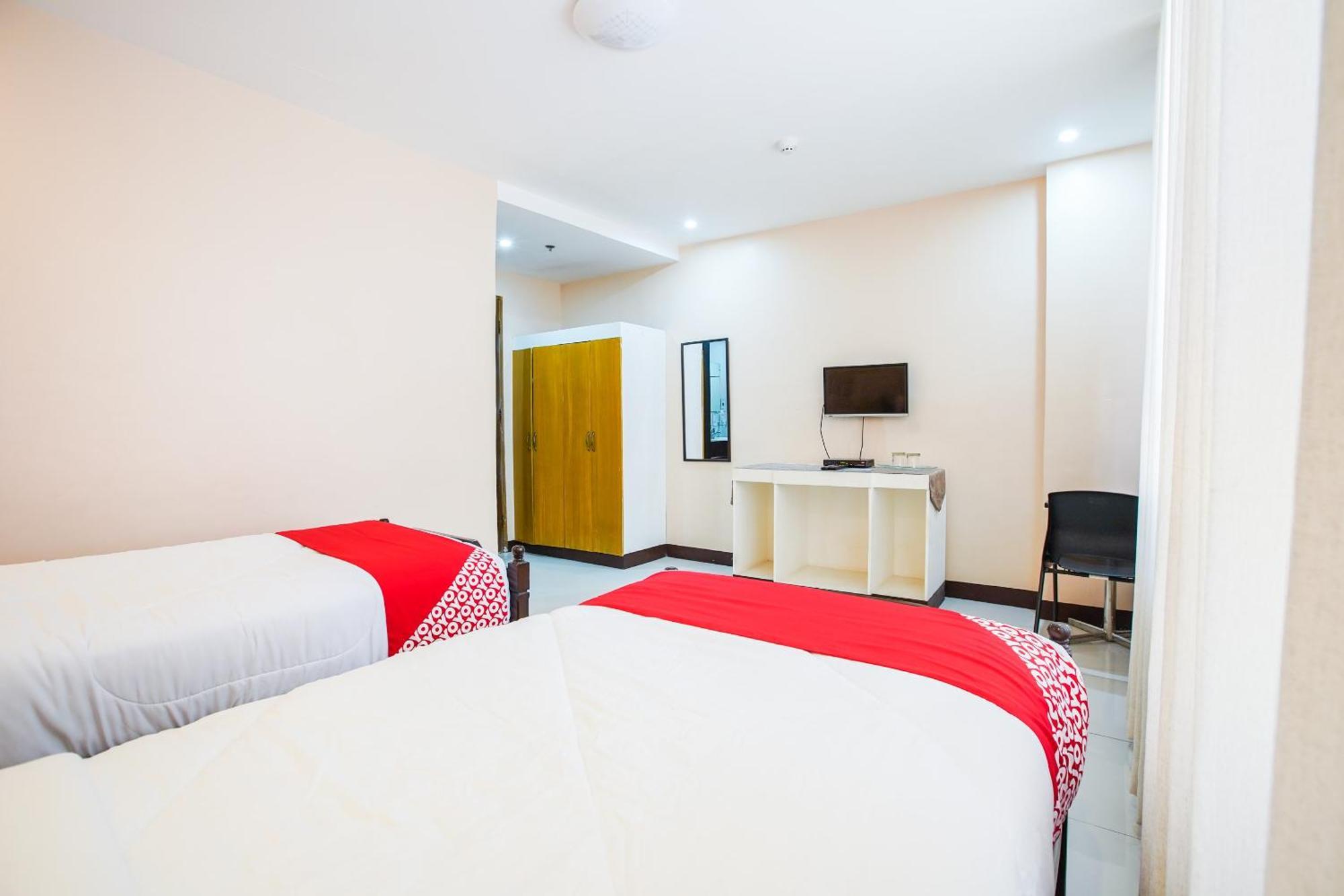Oyo 236 Hotel Edmundo Pototan المظهر الخارجي الصورة