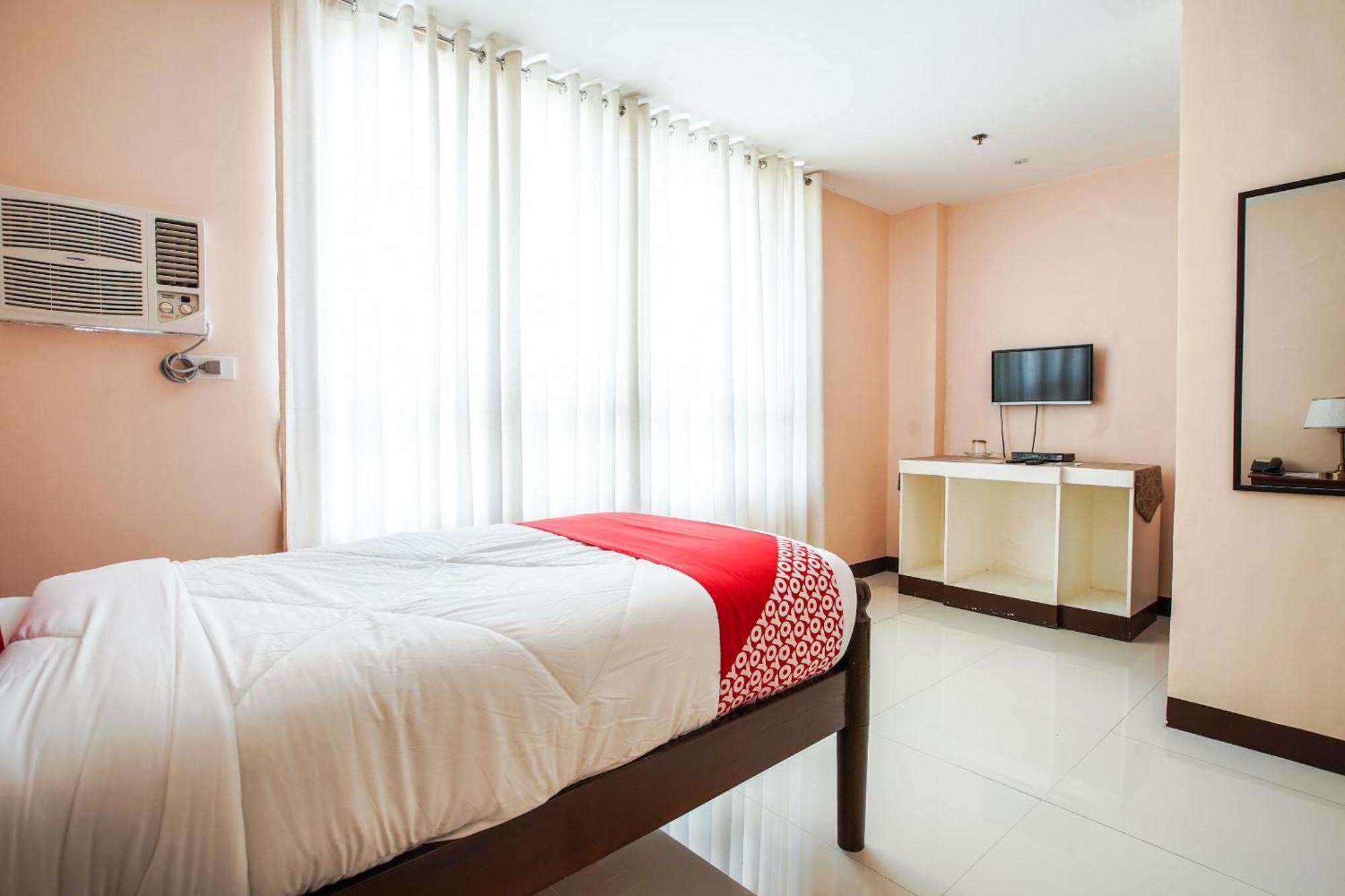 Oyo 236 Hotel Edmundo Pototan المظهر الخارجي الصورة