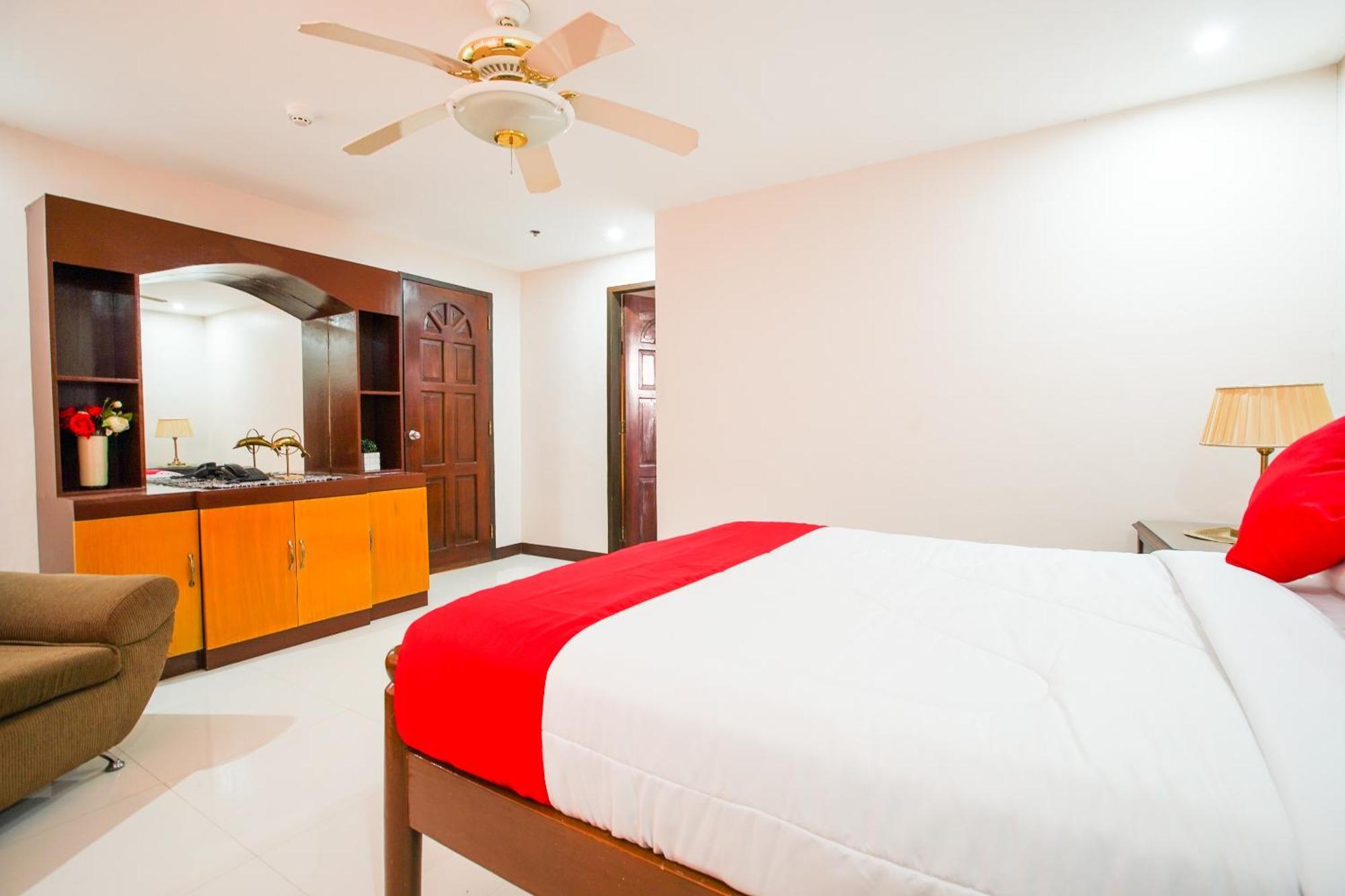 Oyo 236 Hotel Edmundo Pototan المظهر الخارجي الصورة