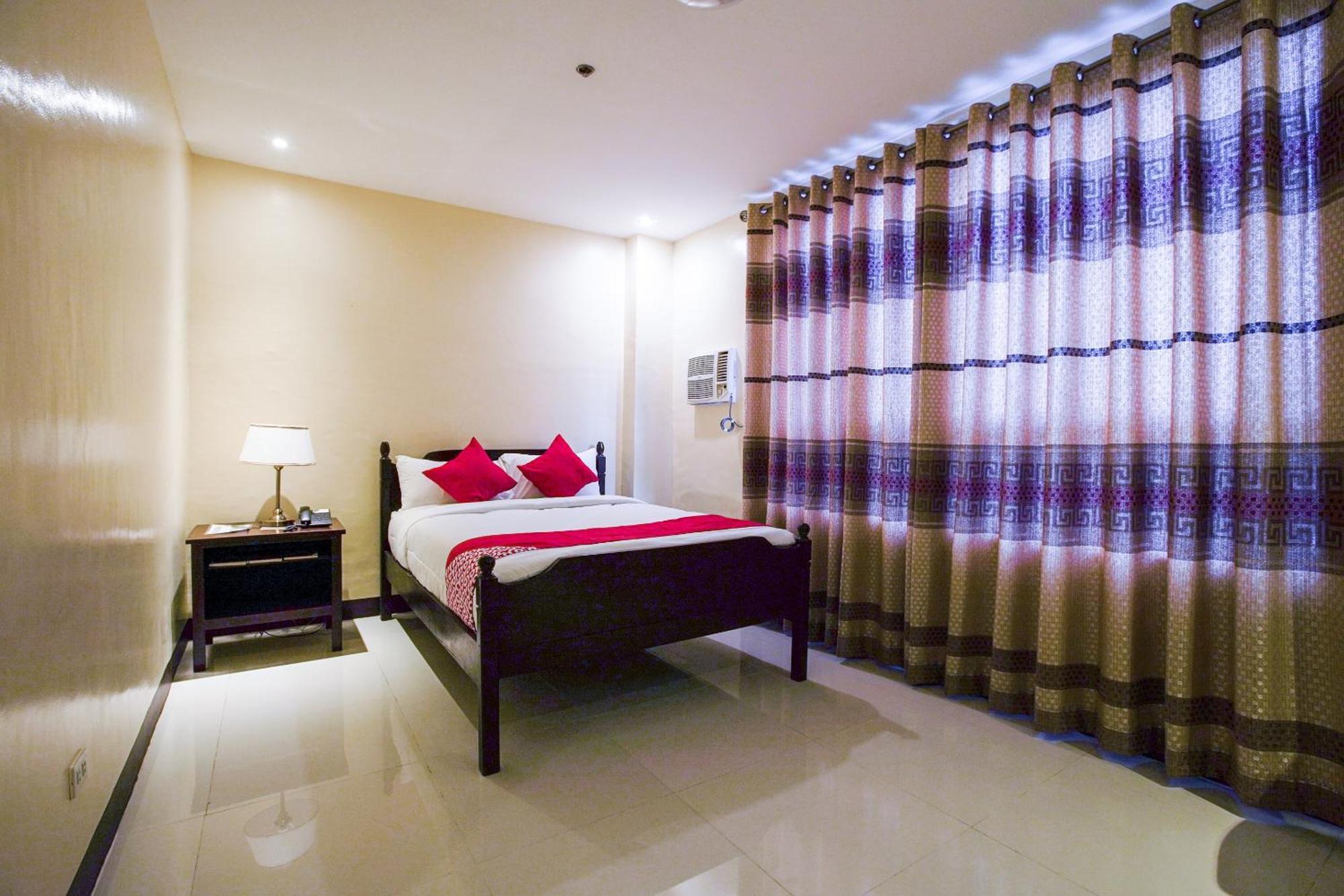 Oyo 236 Hotel Edmundo Pototan المظهر الخارجي الصورة