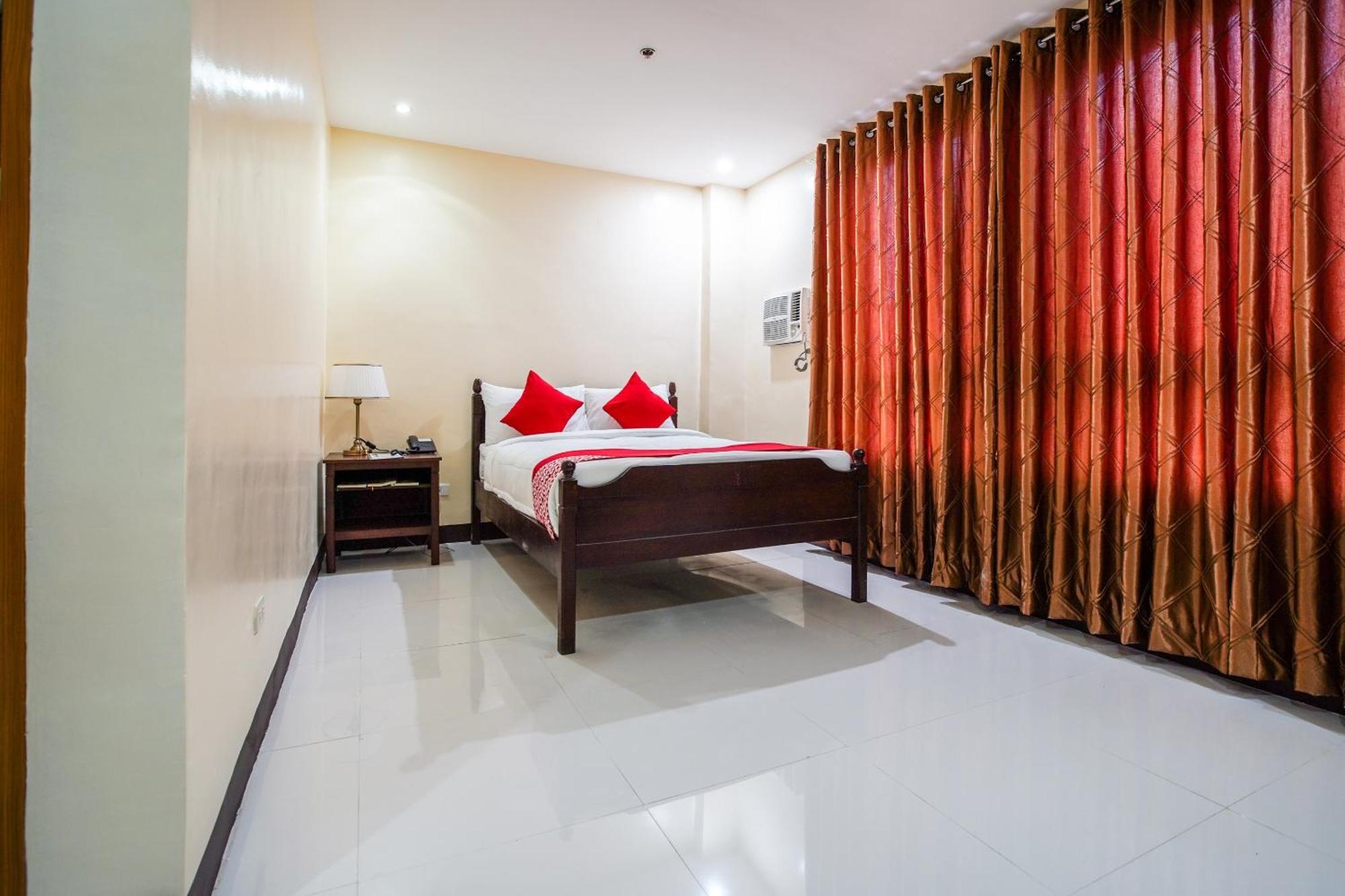 Oyo 236 Hotel Edmundo Pototan المظهر الخارجي الصورة