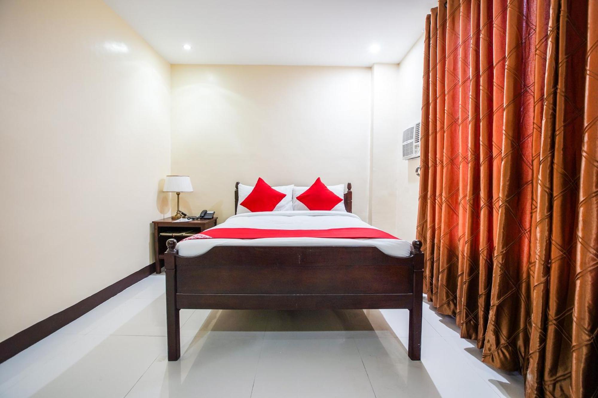 Oyo 236 Hotel Edmundo Pototan المظهر الخارجي الصورة